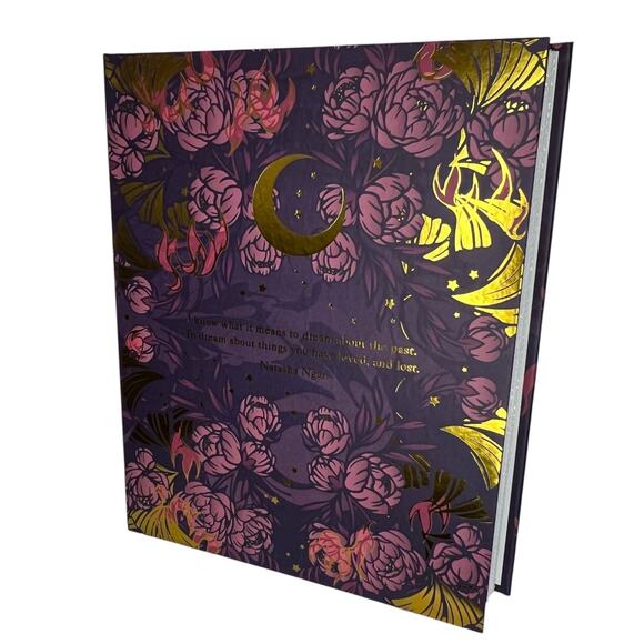 Illumicrate Girls of Paper and Fire Forgotten Dreams Print Album - June 2024 - Picture 1 of 6